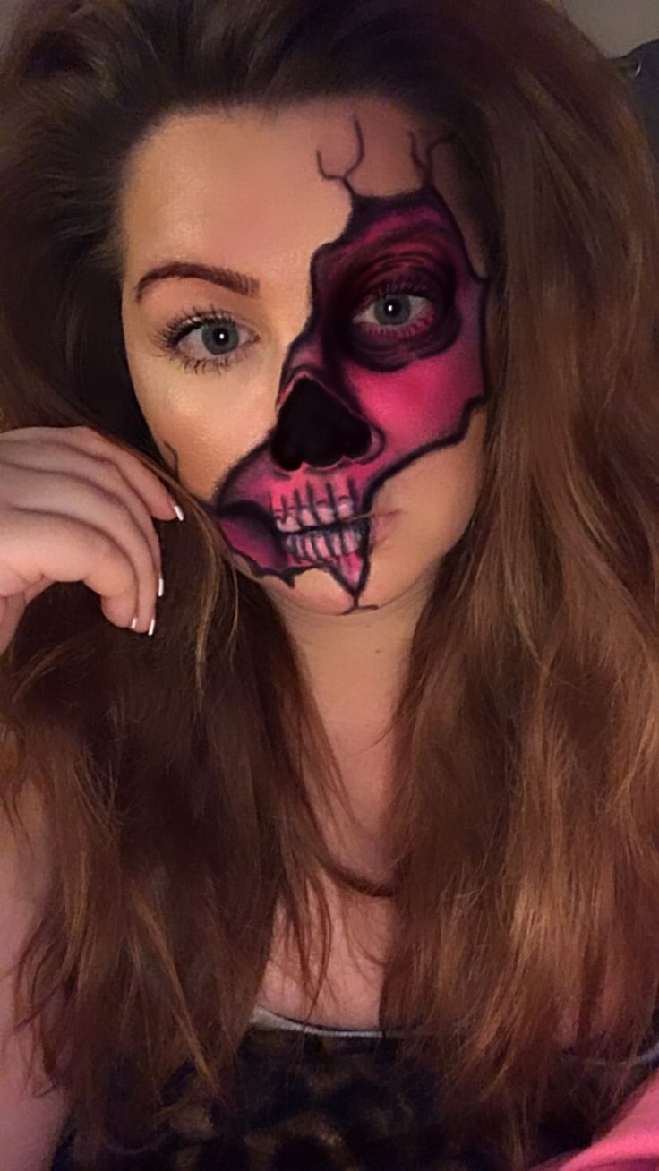 Halloween Face Paint For Adults, Halloween Face Paint For Women, Halloween Face Paint Adult, Half Face Makeup Halloween, Halloween Half Face Makeup, Halloween Makeup Half Face, Creepy Face Paint, Halloween Face Paint Ideas For Women, Halloween Face Paint Scary