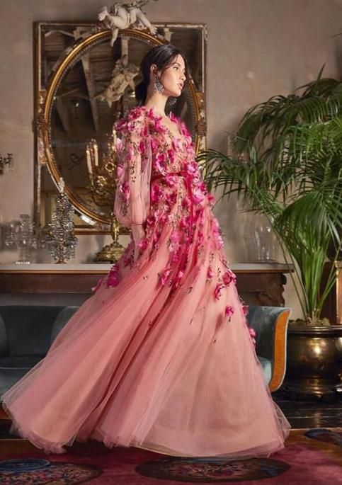 Prom Dresses With 3D Floral Flowers Long Sleeves V Neckline Custom Made Evening Gowns Party Dress Floor Length Muted Summer, Dress Fashion Show, Princess Dress Patterns, Marchesa Fashion, Haute Fashion, Marchesa Spring, Feminine Dresses, Maxi Dres, 파티 드레스