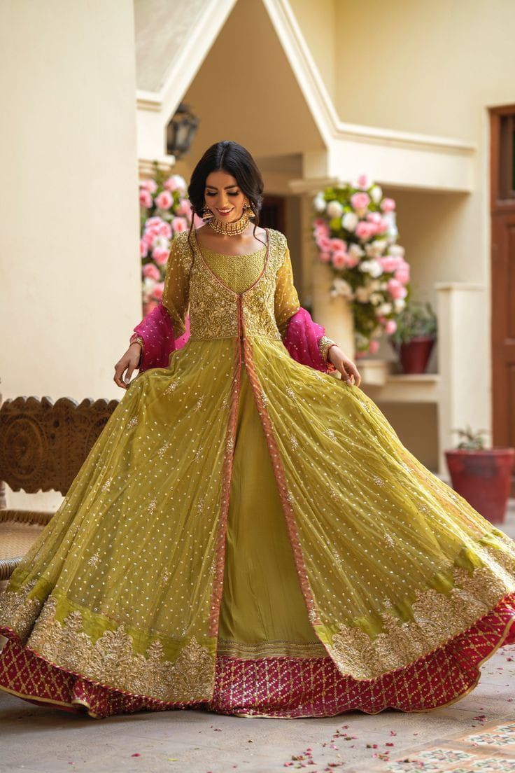 Party wear dresses idea Bridal Pishwas Pakistani, Pink And Green Mehndi Dress, Mehedi Functions Dress, Mehndi Frock Design, Pishwas Hyderabadi, Open Frock Design Pakistani, Mahendi Dress Mehndi Outfit, Front Open Frock Designs, Peshwas Dress Hyderabadi