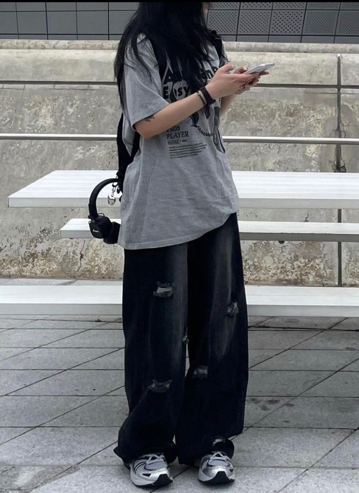 Baggy Outfit Ideas, Boyish Outfits, 일본 패션, Baggy Clothes, Tomboy Outfits, Tomboy Style Outfits, Easy Trendy Outfits, Swaggy Outfits, Mode Inspo