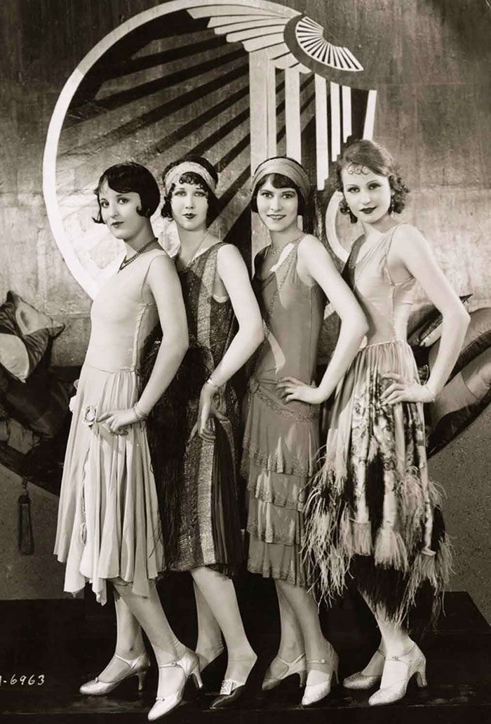 Four Ladies 1920 Style, Flapper Girls, Style Année 20, 1920s Women, Four Women, 1920 Fashion, Flapper Girl, 20s Fashion, 1920s Flapper