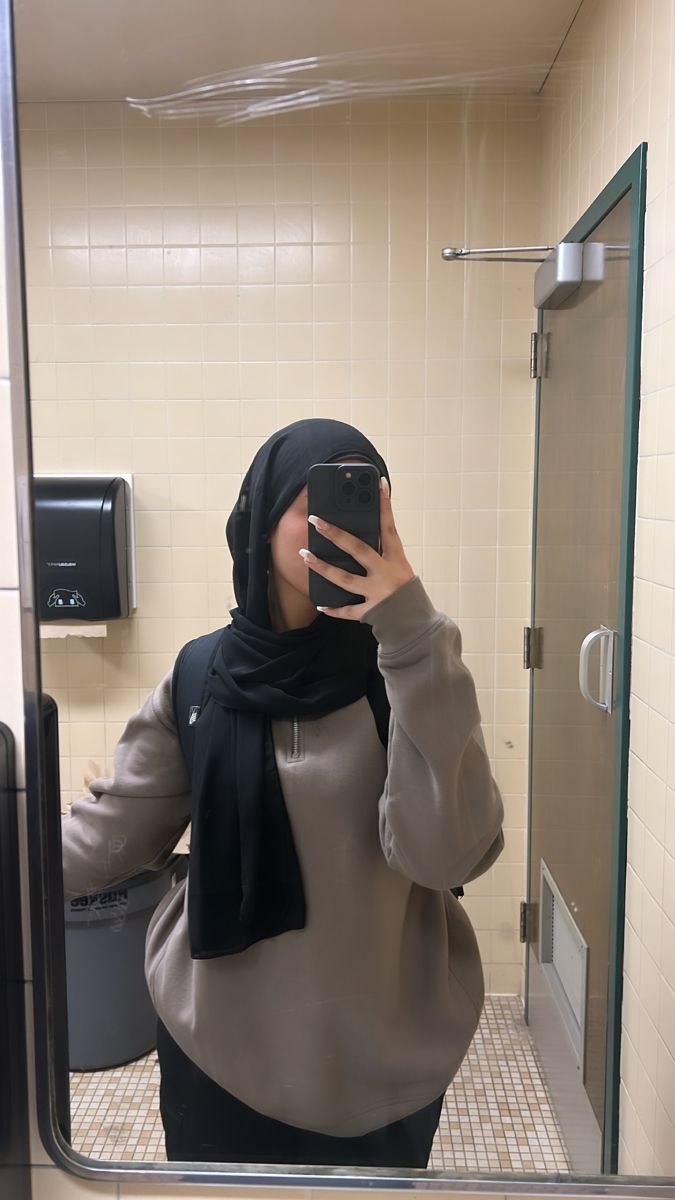 Hijabi School Fits, Hijabi Mirror Pic, Hijabi Snap, Asian Hijabi, Hijab School Outfit, Hijabi School Outfits, Hijabi Pictures, Hijabi Outfits School, Hijabi Outfit Ideas