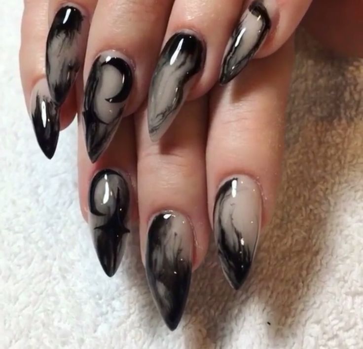 Ongles Goth, Black And White Nails, Witch Nails, Nail Art Halloween, Nail Art Photos, Witchy Nails, Gothic Nails, Black Nail Art, Edgy Nails