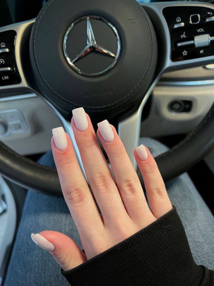 Rounded Square Acrylic Nails, White Nail Inspiration, Matte White Nails, Rounded Acrylic Nails, Fresh Nails, Milky Nails, Simple Gel Nails, Basic Nails, Casual Nails