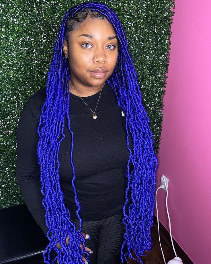 Soft Locs Color Combos, Blue Soft Locs, Bangs Types, Hairstyles At Home, Fashionable Hairstyles, Soft Locs, Butterfly Locs, Hair Secrets, Braids Styles