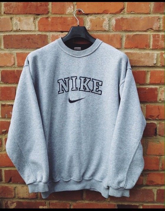 Sweater Nike, Vintage Nike Sweatshirt, Shirts Nike, Blazer Casual, Outfits Vintage, Grey Sweats, Vintage Pullover, Pullover Outfit, Vintage Pullovers