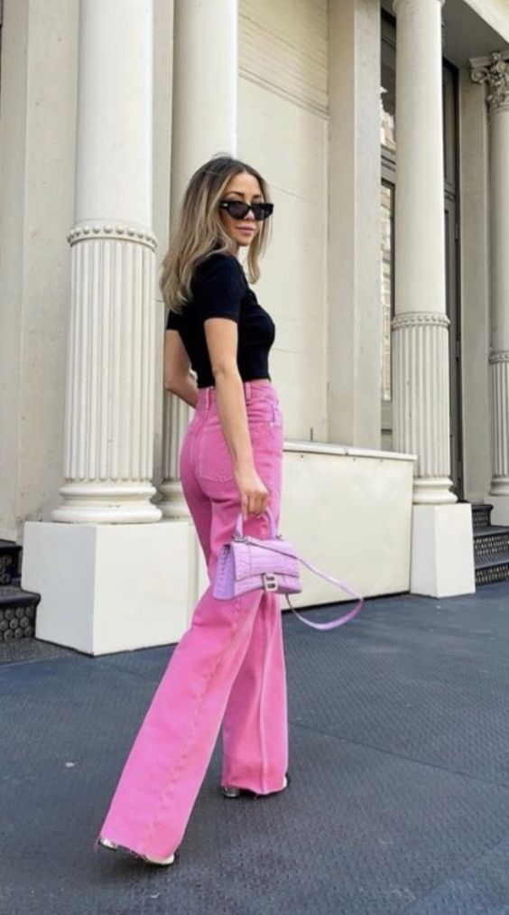 Shades Of Pink Outfit, Pink Jeans Outfit, Barbiecore Outfit, Pink Pants Outfit, Look Rose, Color Combos Outfit, Looks Pinterest, Valentines Outfits, Looks Street Style