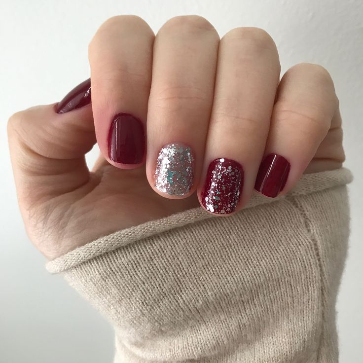 Opi Malaga Wine, Malaga Wine, Holiday Nails Winter, Nail Design Glitter, Glitter Manicure, Merry Christmas Ya Filthy Animal, Manicures Designs, Toe Nail Designs, Sally Hansen