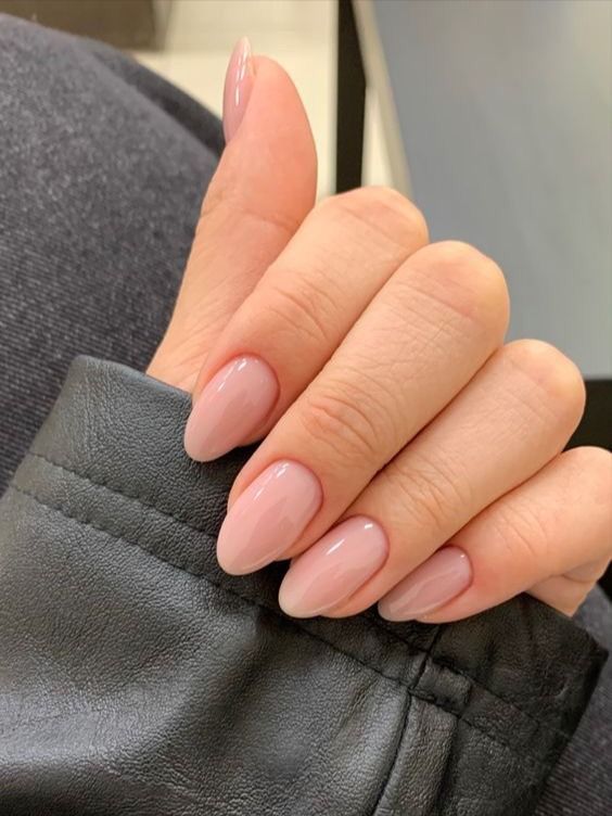 Almond Shape Nail Ideas, Nail Almond Shape, Sophisticated Nails, Bridesmaids Nails, Short Almond Nails, Milky Nails, Nude Nail Designs, Delicate Feminine, Basic Nails