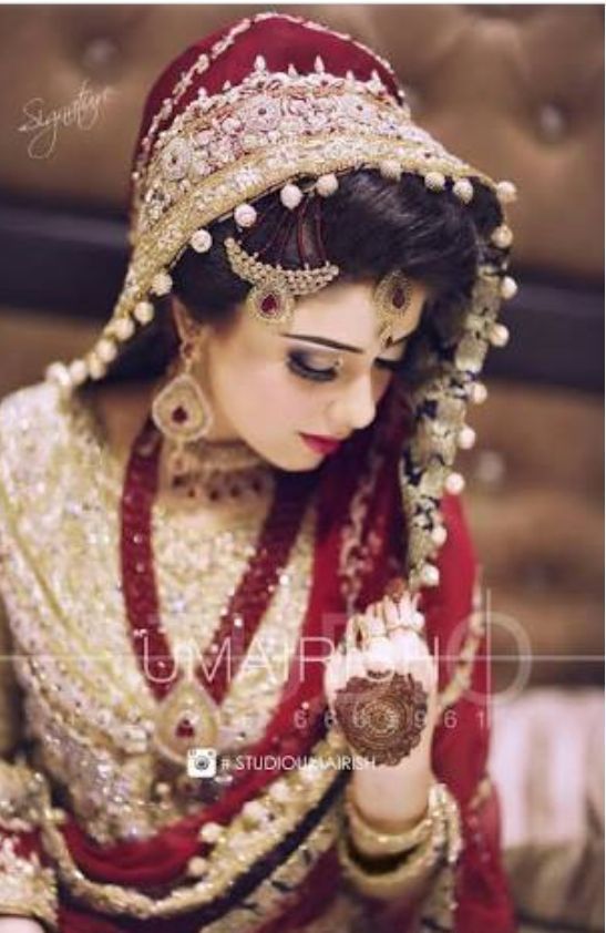 Bridal Dp, Bridal Outfit, Traditional Indian, A Woman, Red, Gold