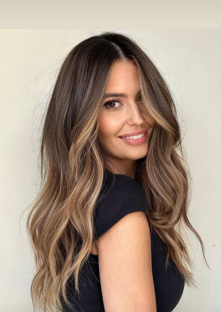 Sunkissed Hair Brunette, Rambut Brunette, Mekap Mata, 20 Makeup, Brown Hair Looks, Brown Hair Inspo, Brunette Hair With Highlights, Smink Inspiration, Brunette Balayage Hair