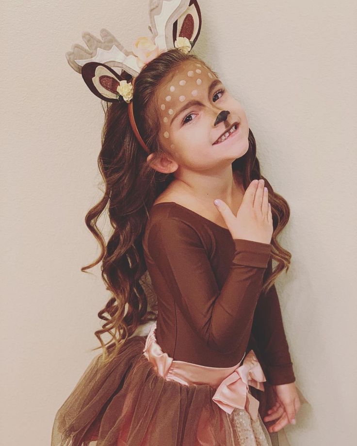 Girl Deer Costume, Deer Costume Makeup, Rudolph Costume, Christmas Costume Ideas, Deer Costume For Kids, Christmas Vacation Costumes, Bambi Makeup, Prime Makeup, Reindeer Outfit