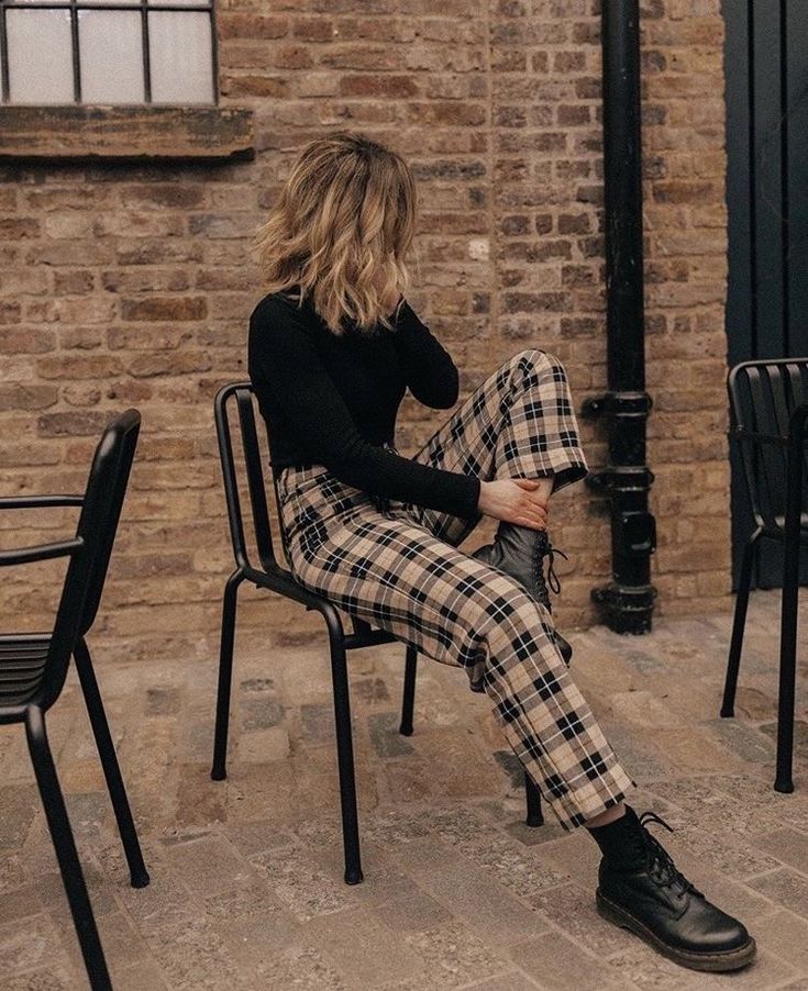 Sarah Mantelin, Thanksgiving Outfit Ideas, Academia Outfits, Morning Routines, Sleeping Habits, Thanksgiving Outfit, Mode Inspo, Plaid Pants, Fall 2023