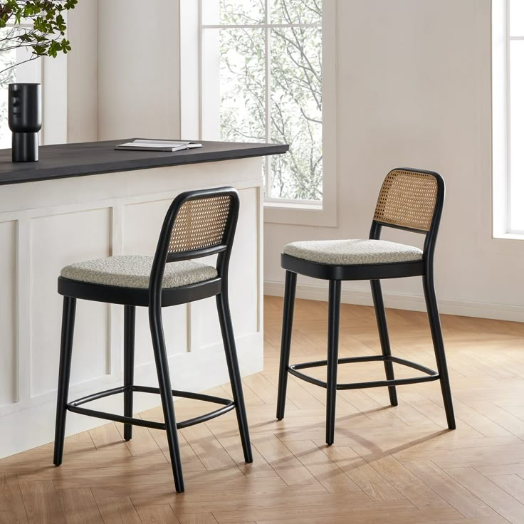 Elevated in height, Edith marries spill-resistant bouclé seats with an open-weave backrest. Serve up charm and dine in comfort.​ High Top Dining Table Kitchen, Counter Stool, Black Counter Stools, Basement Furniture, Island Stools, Kursi Bar, Quartz Kitchen Countertops, Stools For Kitchen Island, Kitchen Stools