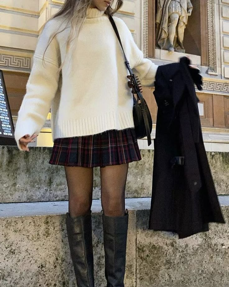 Winter Stockings Outfit, Stockings Outfit Winter, White Turtleneck Outfit, Checked Skirt Outfit, Black Stockings Outfit, Turtleneck Sweater Outfit, Sweater Skirt Outfit, White Boots Outfit, Museum Outfit