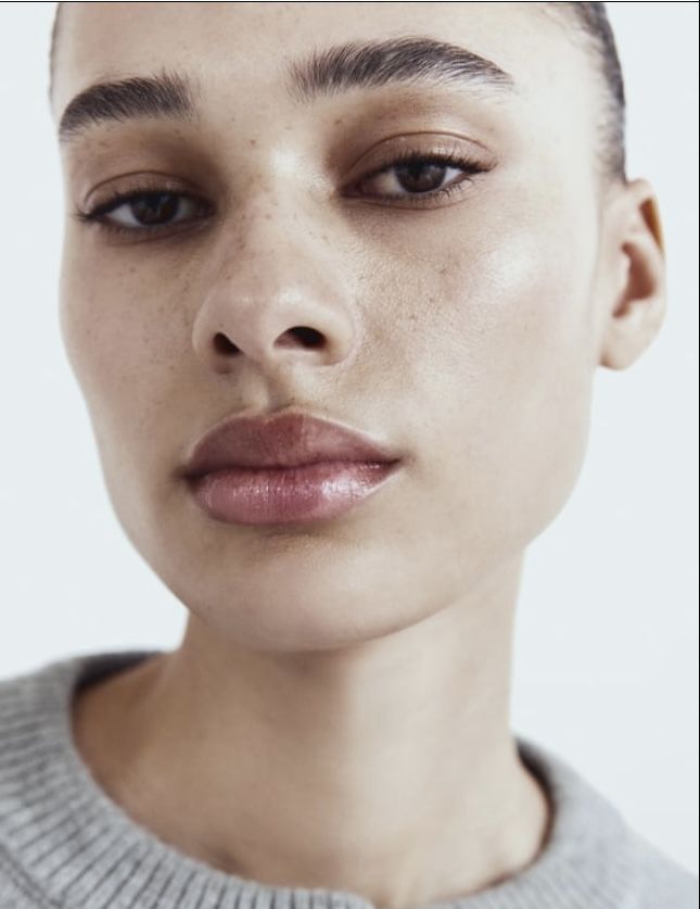 Full Arched Eyebrows, Thick High Arch Eyebrows, Zoe Kravitz Brows, Eclectic Makeup, No Brows Makeup Editorial, Furrowed Brow, Arched Eyebrows, My Fantasy World, Eyebrow Makeup