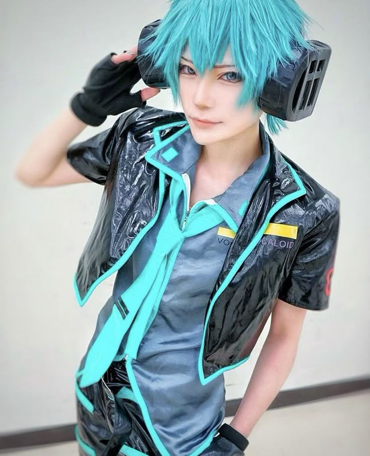 Male Miku Cosplay, Hatsune Miku Genderbend, Male Miku, Pfp Vocaloid, Miku And Mikuo, Miku X Luka, Miku Collection, Hatsune Miku Outfits, Genderbend Cosplay