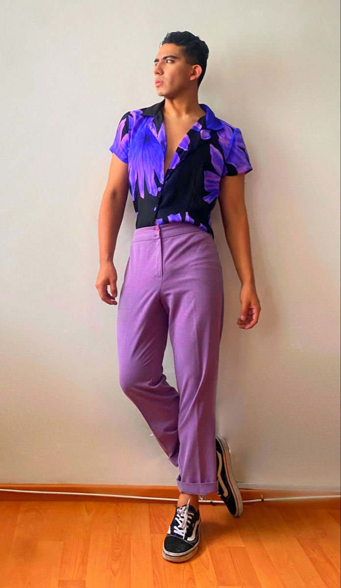 Harry Styles Inspired Outfits Men, Vibrant Mens Outfits, Arcade Outfit Ideas Men, Male Colorful Outfit, Vibrant Mens Fashion, Eclectic Male Fashion, Funky Mens Outfits, Campy Fashion Men, Colourful Male Outfits