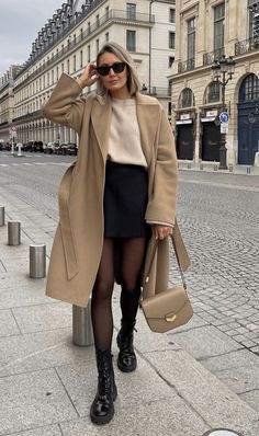 As the crisp autumn air begins to replace the summer warmth, it’s time to revamp your wardrobe with some fresh[Collection] Tan Trench Coat Outfit, Trench Coat Outfit Fall, Fall Coat Outfit, Casual Chic Winter, Matching Loungewear Set, Comfortable Travel Outfit, Perfect Travel Outfit, Winter Style Guide, Zara Fall