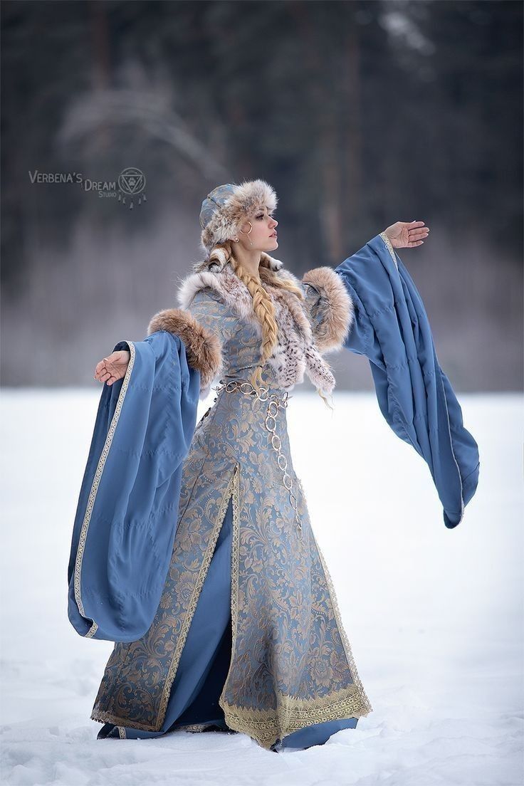 Russian Dress, Winter Gowns, Russian Clothing, Medieval Clothes, Russian Winter, Fantasy Dresses, Fantasy Gowns, Medieval Clothing, Medieval Dress