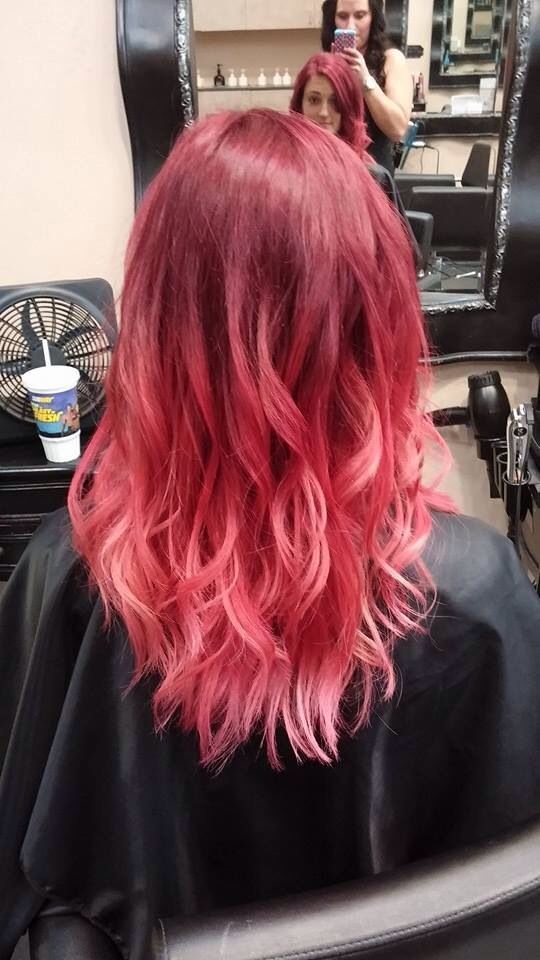 Pink And Red Hair Highlights, Dark Red To Pink Ombre Hair, Red To Pink Ombre Hair Short, Red Roots Pink Ends Hair, Red To Pink Balayage, Pink Hair With Red Tips, Gradient Red Hair, Red And Pink Ombre Hair, Red Pink Ombre Hair