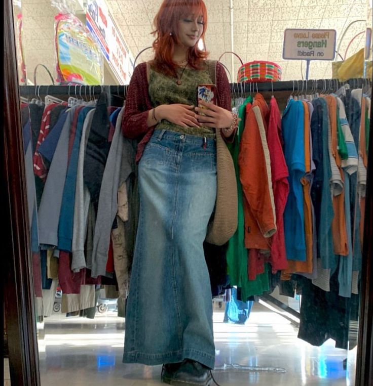 jean long skirt Y2k Outfits Long Jean Skirts, Y2k Long Denim Skirt Outfit, Long Denim Skirt Grunge, Jeans Skirt From Old Jeans, Grunge Jean Skirt Outfits, Maxi Jean Skirt Outfits Y2k, 80s Denim Skirt Outfit, Y2k Maxi Skirt Outfit, How To Style A Long Jean Skirt