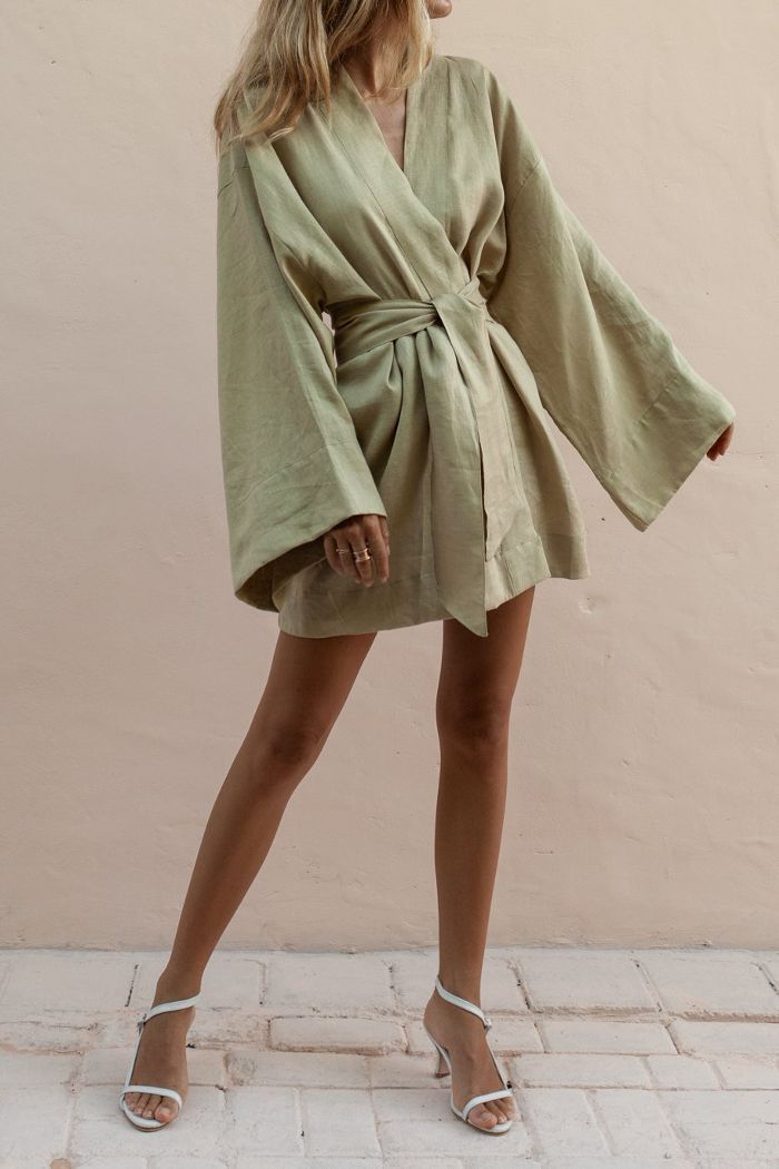 Posse Monti Kimono Dress Trumpet Sleeve Dress, Kimono Sleeve Dress, Mode Kimono, Casual Kimono, Global Dress, Cotton Linen Dresses, Elegante Casual, Outfits Winter, Outfit Combinations