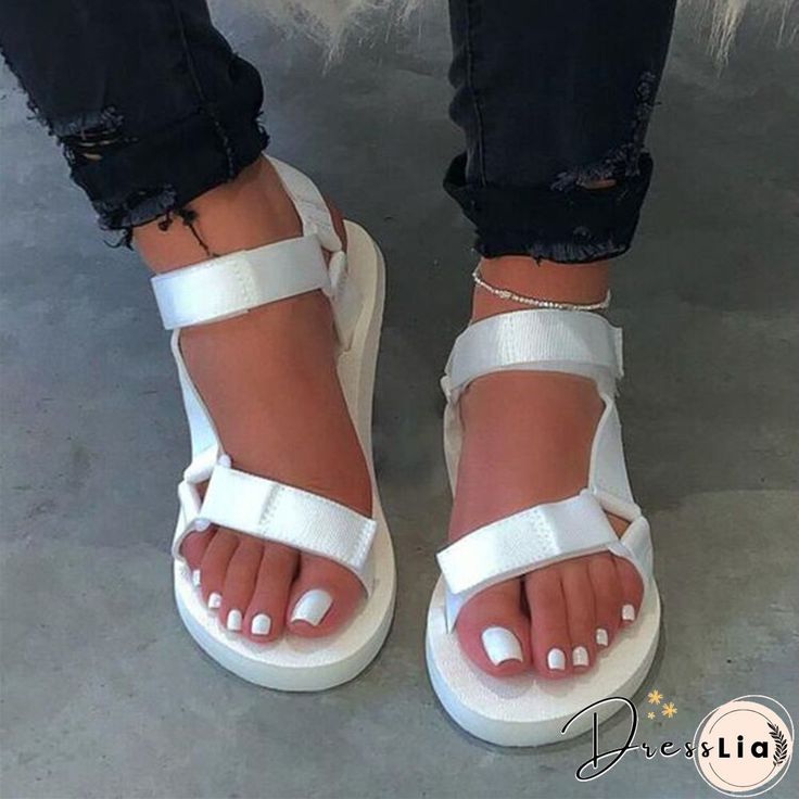 Casual Beach Sandals, Ankle Strap Flats, Beach Slippers, Comfortable Flats, Slipper Sandals, Summer Sandals, Sandals For Sale, Fashion Industry, Open Toe Sandals