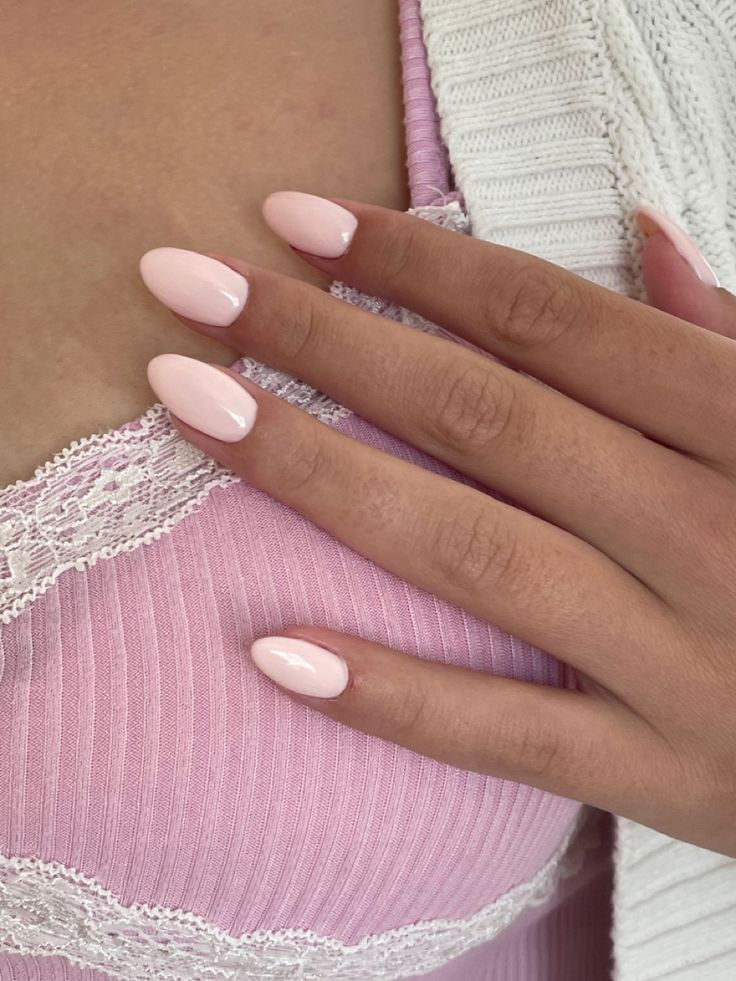 Acrylic Light Pink Nails, Light Pink Nails Summer, Almond Acrylic Nails Pink, Pale Pink Almond Nails, Light Pink Almond Nails, Light Pink Almond, Aesthetic Pink Nails, Pink Oval Nails, Nails Summer 2022