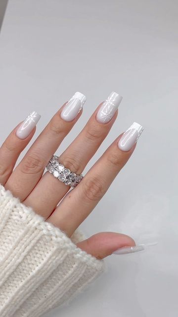 White Milk Nails With Designs, Milk White Christmas Nails, White Base Nail Design, Medium Square Acrylic Nails Winter, White Christmas Nails Square, Milk White Acrylic Nails With Design, White Base French Nails, Nails Christmas White, Milky White Christmas Nails