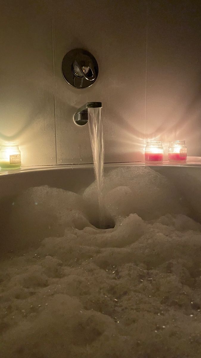 Bath Tub Aesthetic Night, Bubble Bath Self Care, Water Shower Aesthetic, Bath Bubbles Aesthetic, Tub Aesthetic, Bath Tub Aesthetic, Bubble Bath Aesthetic, Bathtub Aesthetic, Romantic Bath