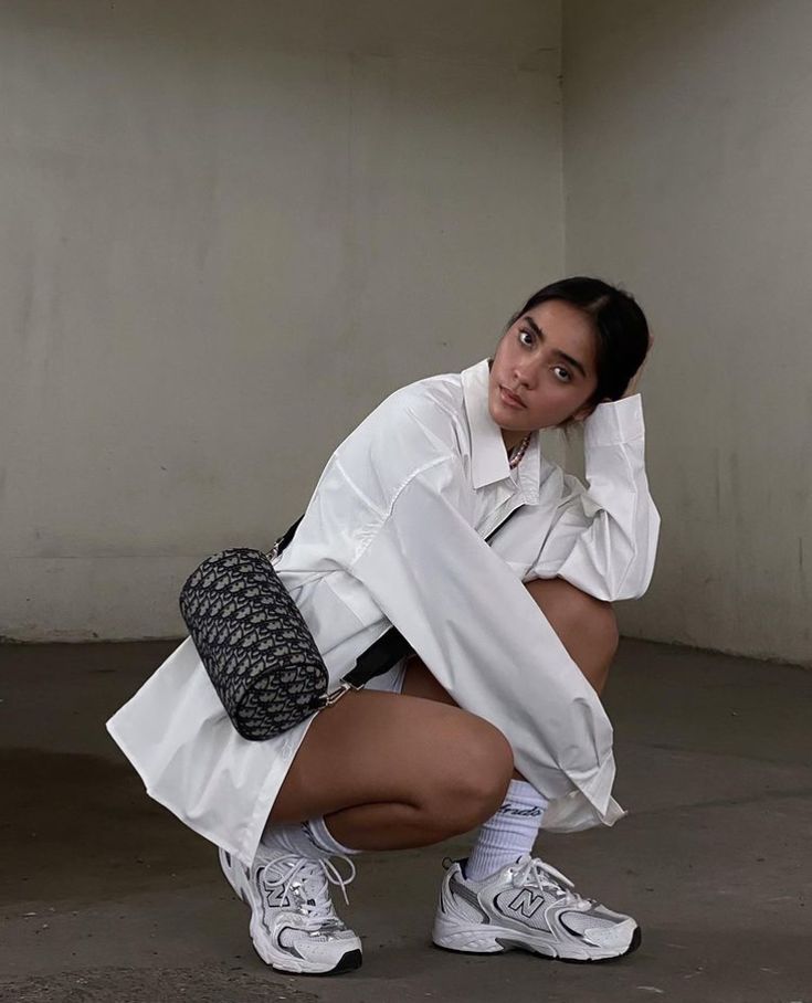 New Balance 530 Outfit, Dad Shoe, Trainers Outfit, Girls Streetwear, New Balance Outfit, Nike Fashion Shoes, Street Style Summer, Outfit Women, Casual Work Outfits