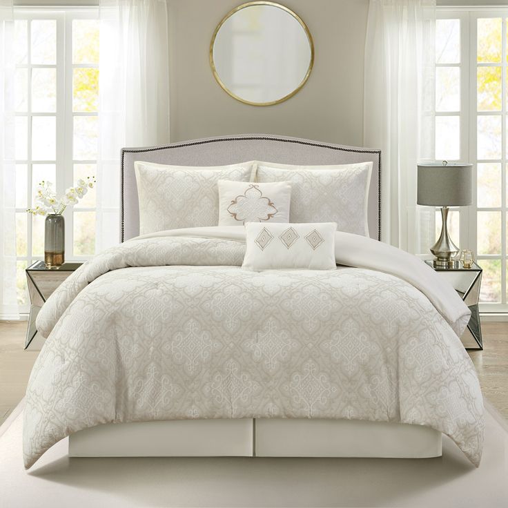 This timeless comforter set features an elegant medallion jacquard weave that brings classic sophistication to your bedroom decor. Geometric Bedding, Jacquard Bedding, Top Of Bed, Bed Comforter Sets, White Comforter, Gold Bedroom, Comforter Bedding Sets, California King Bedding, Medallion Pattern