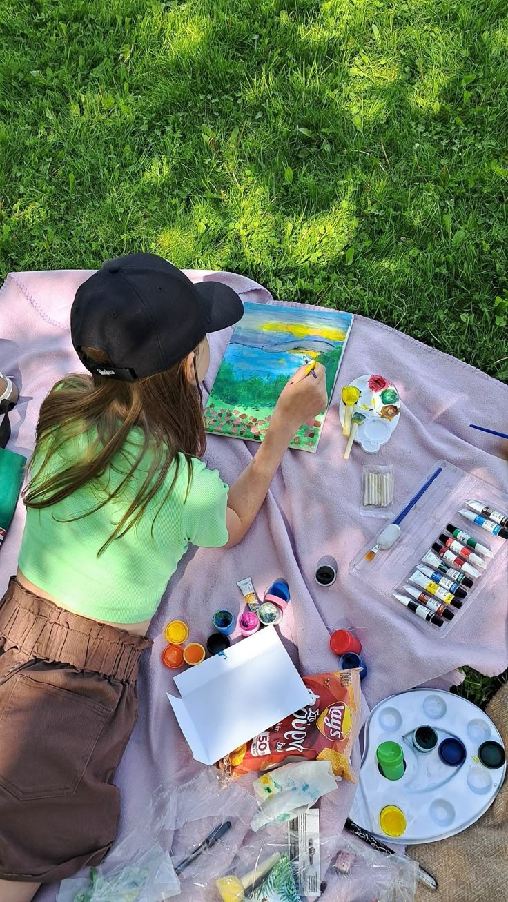 Christian Sip And Paint Ideas, Art Picnic Aesthetic, Drawing Outside, Cottage Core Picnic, Painting Picnic, Art Picnic, Girls Room Diy, Christian Birthday, Picnic Inspiration