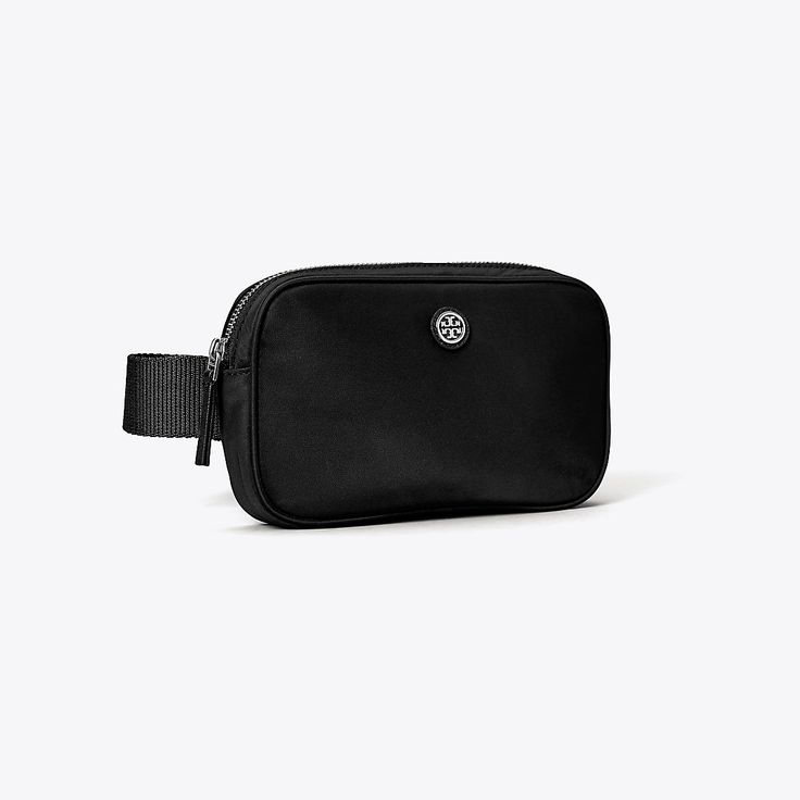 Made of recycled nylon, the Virginia Belt Bag brings a sporty element to fall looks. An adjustable strap adds versatility — wear it cross-body, slung over your shoulder or around your waist. Womens Designer Belts, Designer Belt Bag, Barrel Bag, Womens Designer Handbags, Designer Belt, Monogram Tote, Belt Bags, Wallet Accessories, Handbag Shoes