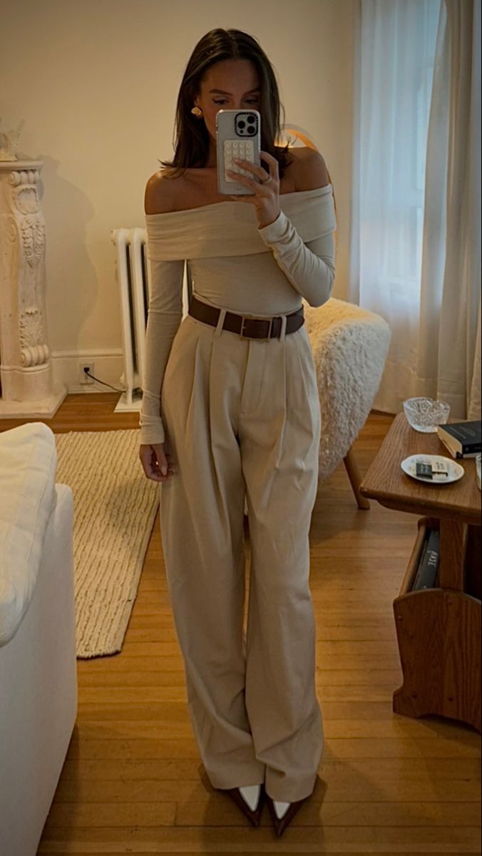 Emma Leger on Instagram fall fashion aesthetic fall outfit off shoulder top fall knit sweater ivory trouser pants pointed toe pumps Nude Trousers Outfit, Fall Dinner Date Outfit, Beige Clothes, Shoulder Tops Outfit, Off The Shoulder Top Outfit, Estilo Preppy Chic, Working Outfit, Chica Chola, Dinner Outfit Casual