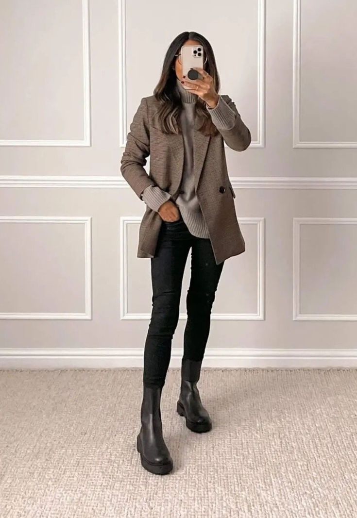 Boots Corporate Outfit, Chelsea Boots Business Outfit, Chelsea Boot Office Outfit, Brown Boots Office Outfit, Chunky Boots Office Outfit, Black Bootie Work Outfit, Zara Sleek Boots For Work, Boots Work Outfit, Chelsea Boots Work Outfit