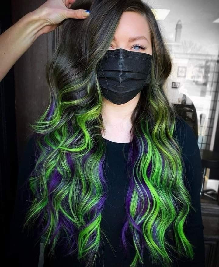 Halloween colors! Vampire Hairstyles, Halloween Hair Dye, Hairstylist Inspiration, Purple And Green Hair, Neon Hair Color, Sunset Hair, Pravana Vivids, Split Dyed Hair, Halloween Colors