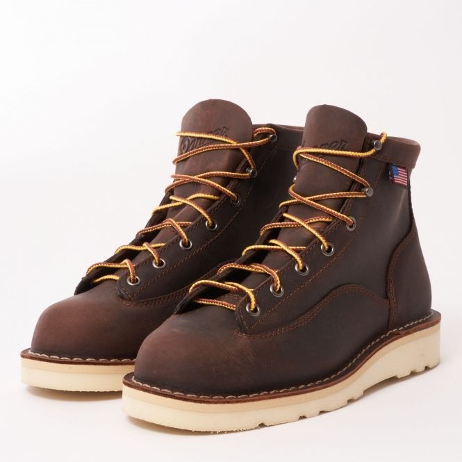 Danner Boots Men, Danner Bull Run, Summer Hiking Boots, Mens Designer Boots, Boots Men Outfit, Wing Boots, Danner Boots, Mens Hiking Shoes, Mens Boots Casual