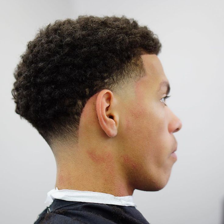 Taper Fade Afro, Curly Hair Taper, Temp Fade Haircut, Taper Fade Short Hair, Fade Haircut Curly Hair, Low Taper Fade Haircut, Mid Fade Haircut, Taper Fade Curly Hair, Fade Haircut Styles