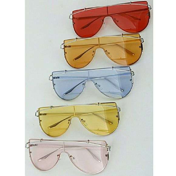 Eyewear Inspiration, Throwing Shade, Gold Glasses, Afrikaanse Mode, Summer Shades, Trendy Glasses, Cute Sunglasses, Cool Glasses, Fashion Eye Glasses