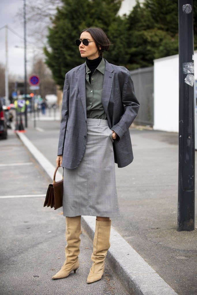 Master Layering Outfits: Seasonal Style & Aesthetic Tips Winter Street Style 2020, Turtleneck Under Shirt, Julie Pelipas, Winter Layering Outfits, Layering Outfits Fall, Military Green Shirt, Turtleneck Under, Gala Gonzalez, Christophe Robin