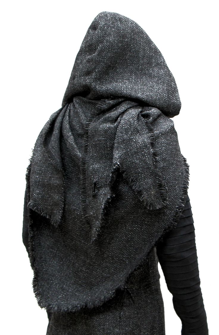 Ren Coat & Hood by Magnoli Clothiers Long Mantle, Sith Costume, Dystopian Fashion, Star Wars Fashion, Apocalyptic Fashion, Concept Clothing, Futuristic Fashion, Dark Fashion, Hooded Coat