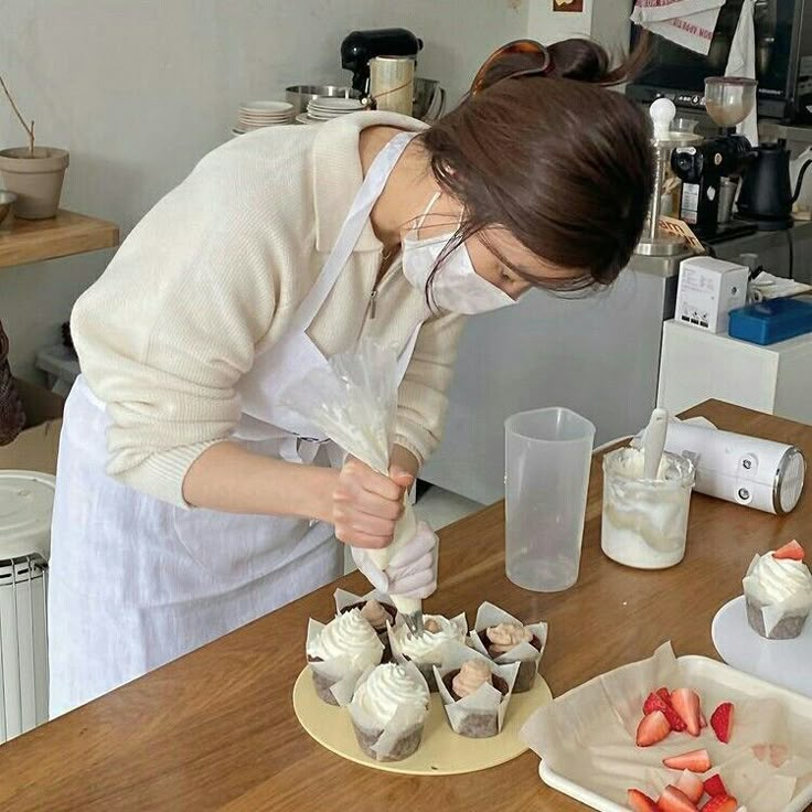 Bakery Clothes Style, Bakery Aesthetic Girl, Japanese Bakery Aesthetic, Korean Things Aesthetic, Bakery Girl Aesthetic, Korean Bakery Aesthetic, Korean Soft Aesthetic, Japanese Cafe Aesthetic, Cafe Aesthetic Korean