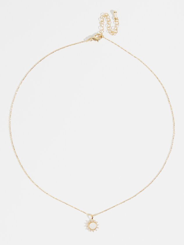 This enchanting necklace is the perfect, delicate addition to your wardrobe. With crystal detailing and dipped in 18k gold, this necklace is anti tarnish and will be a go to choice on the daily! Pacsun Jewelry, Necklaces Elegant, Simple Gold Necklace, Expensive Things, What I Want For Christmas, State Necklace, Sun Necklace, Cute Presents, Gold Necklace Simple