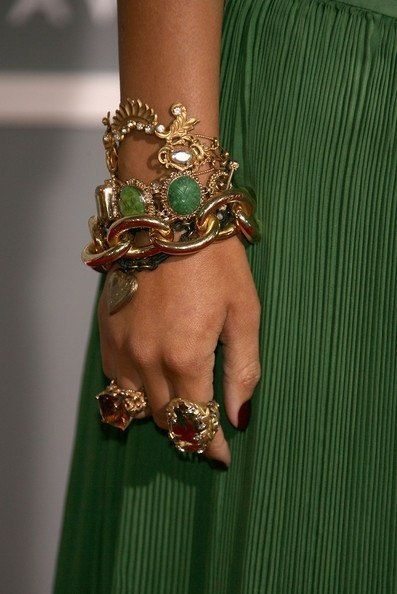 Rihanna Jewelry, Rings And Bracelets, Bracelets And Rings, Gold Link Bracelet, Dope Jewelry, Jewelry Lookbook, Dream Jewelry, Jewelry Inspo, Pretty Jewellery