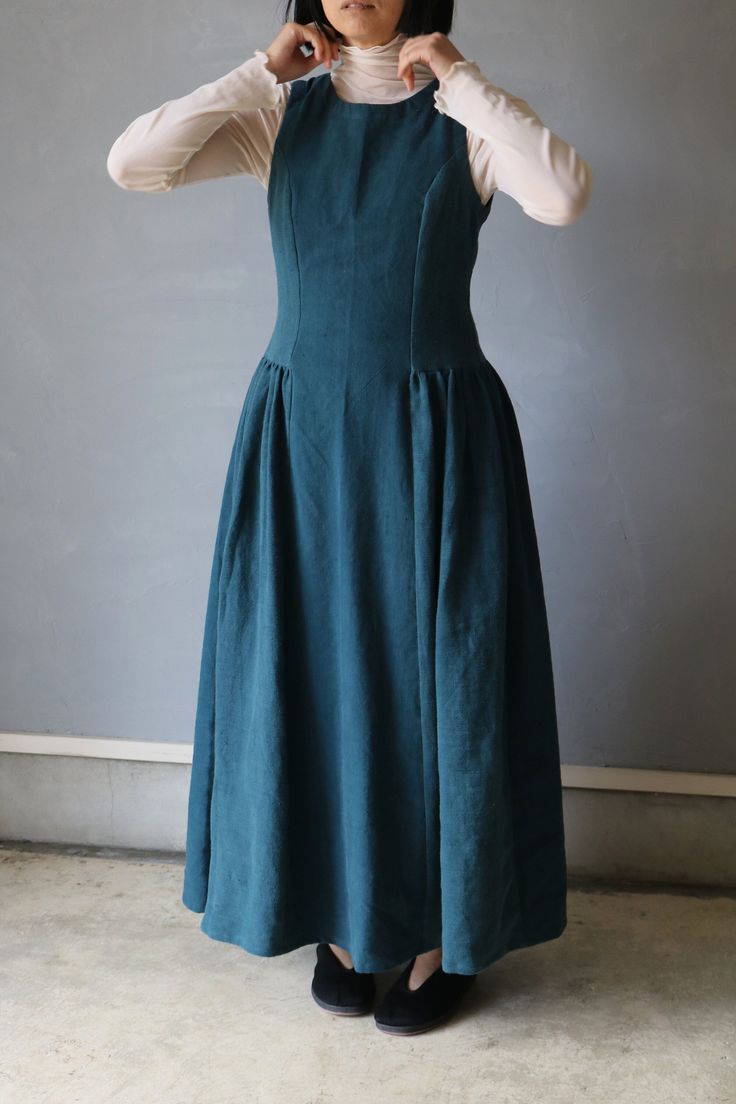 SASAKI-CHIHO (Antique linen) "Antique French linen sleeveless blue-green long dress" Made by Chiho Sasaki Material:French linen, early 20th century. Color:Over-dyed, Blue-green Size Shoulder to shoulder: 12.9 inch (33 cm) Chest measurement : 34.6 - free inch(88 cm) Waist: 28.3 - 32.2 inch(72 - 82 cm)  Dress length: 48.4 inch(123 cm)  Model:5'2"(157 cm) Thank you Sleeveless Linen Dress With Fitted Bodice, Natural Kei, Dolly Kei, Dark Mori, Long Green Dress, Mori Kei, Cowgirl Aesthetic, Sleeveless Long Dress, Antique Linens