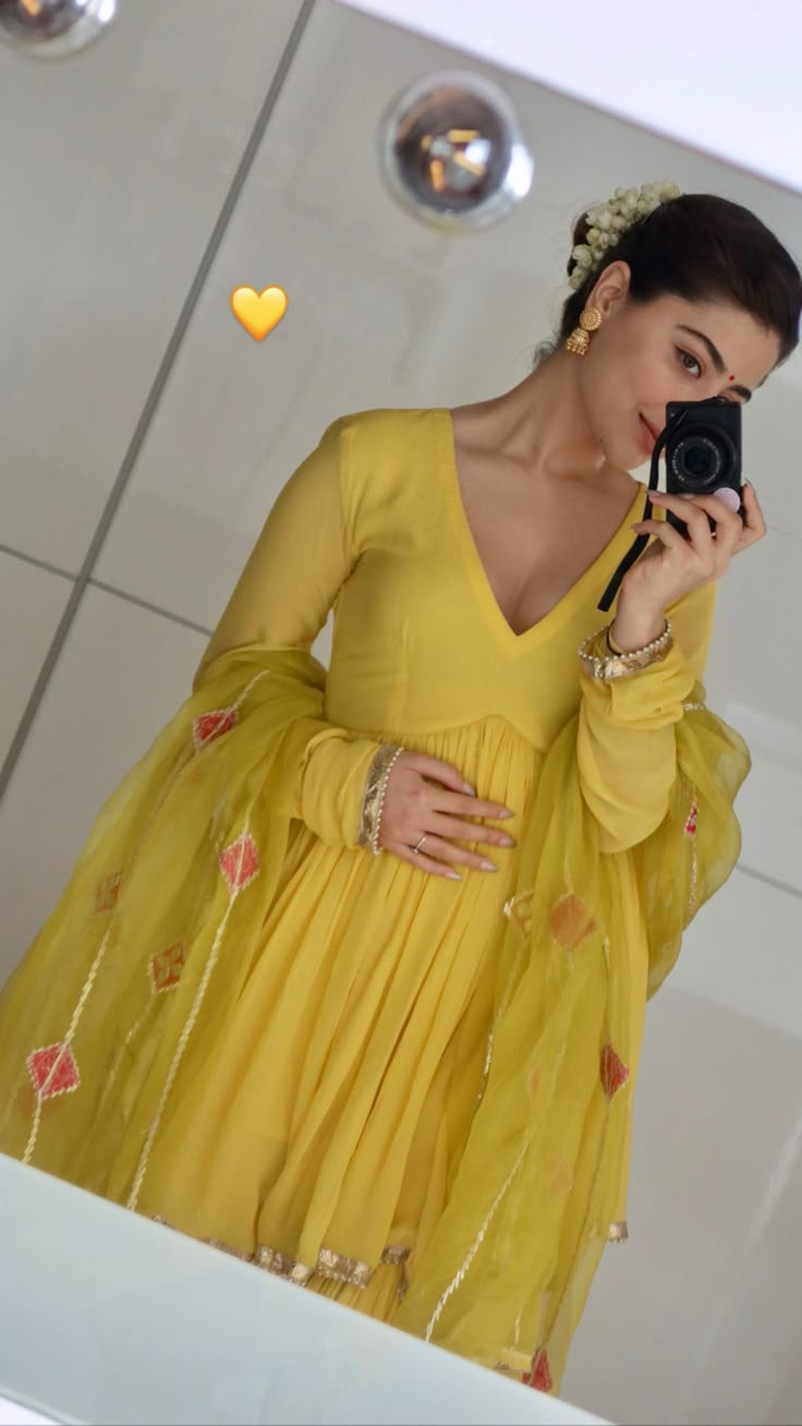 Keep Smile, Aditi Bhatia, Indian Fits, Haldi Outfits, Trendy Outfits Indian, Fashionable Saree Blouse Designs, Anarkali Dress Pattern, Traditional Indian Dress, Casual Indian Fashion