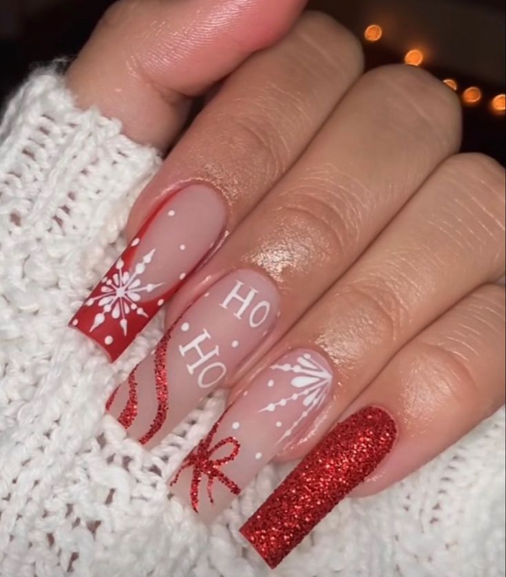 Christmas Nails Acrylic Red And White, Red Xmas Nails Square, Christmas Nail Designs Medium Length, Nails Cristhmas Ideas, Nail Ideas Christmas Short, Red Nails Acrylic Christmas, Medium Length Christmas Nails, Crismas Nails Art, Christmas Nails 2023 Short