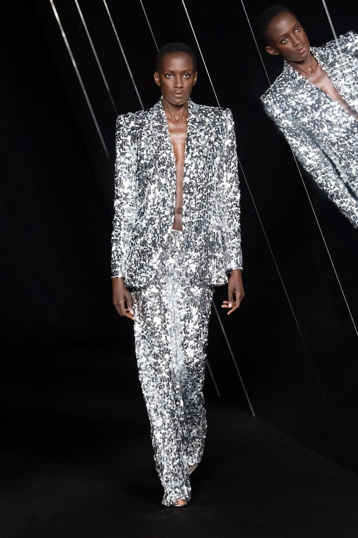 Azzaro Fall 2021 Couture Collection - Vogue Silver Runway, Silver Suit, Sensual Dress, Museum Fashion, Collection Couture, Concert Fashion, Couture Week, Couture Runway, Fashion Show Collection